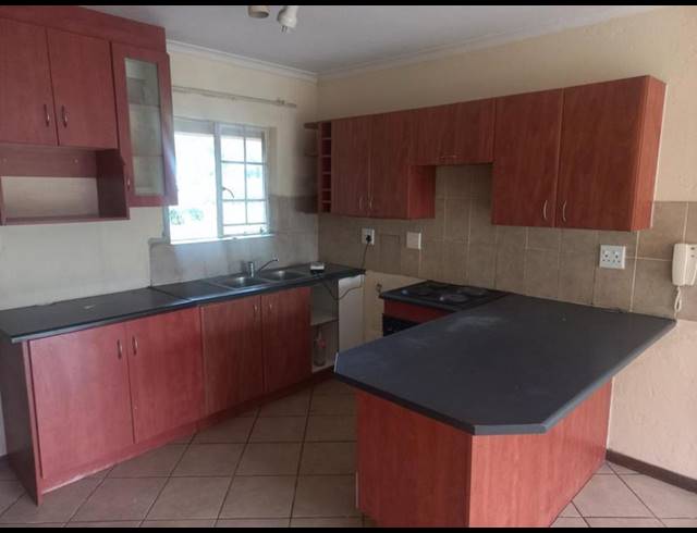 2 BEDROOM PROPERTY TO RENT IN HEUWELOORD